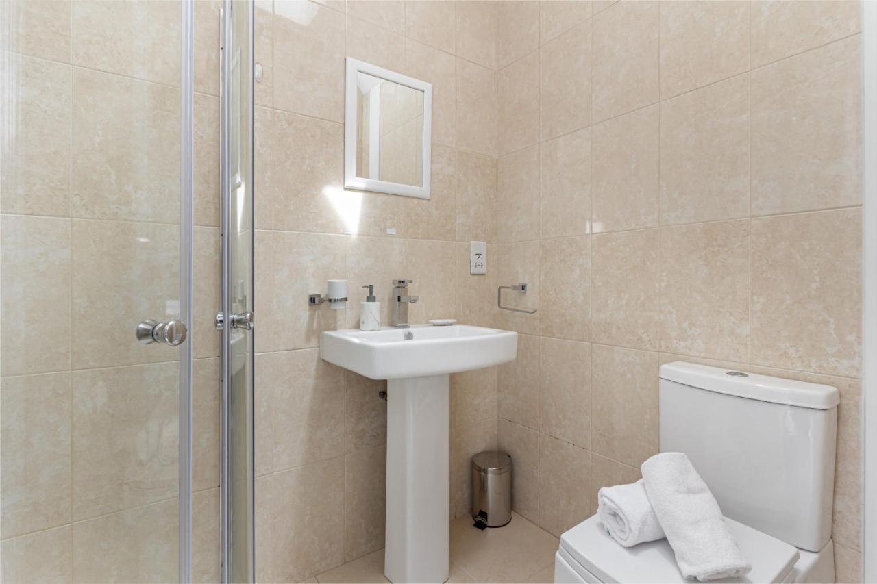 Guest Homes - Trinity Apartment Worcester Kültér fotó